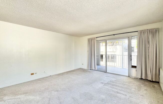 SPACIOUS STUDIO w/ LANAI & Washer/Dryer INSIDE unit - AVAILABLE NOW in MAKIKI - Conveniently Located!