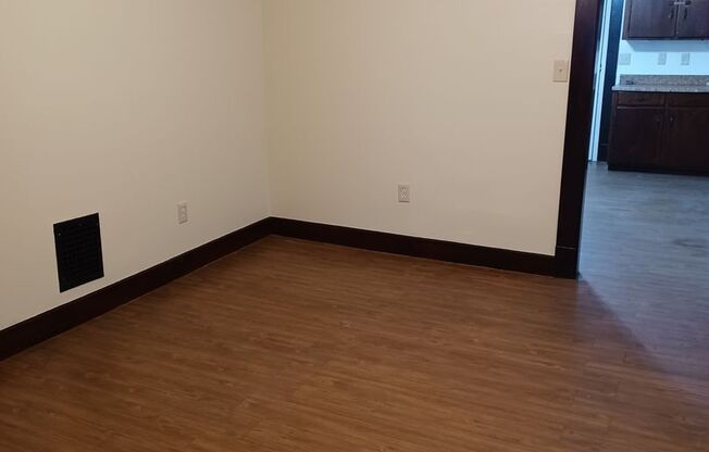 2 beds, 1 bath, 1,300 sqft, $1,900, Unit 1st Floor