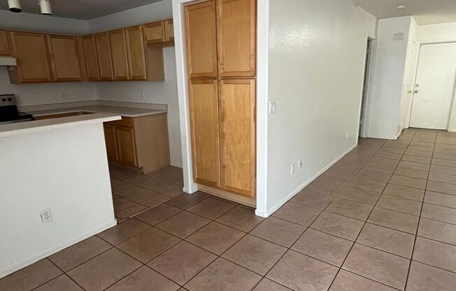 4 beds, 2 baths, $1,999