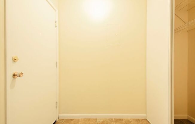 2 beds, 1 bath, 756 sqft, $1,325, Unit 824-203