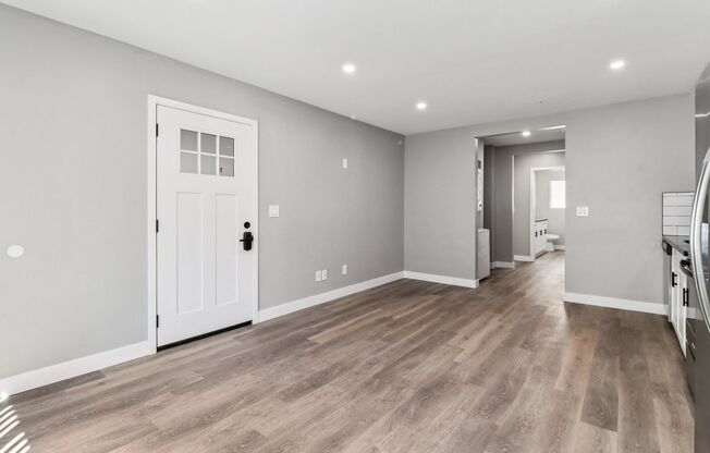 3 beds, 3 baths, 1,140 sqft, $3,895, Unit 210