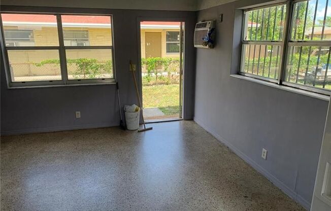 608 NW 4 AVE