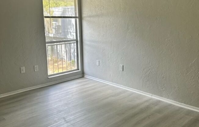 2 beds, 2 baths, 985 sqft, $1,349, Unit B28