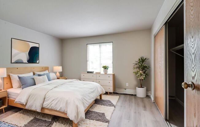 2 beds, 1 bath, 850 sqft, $999, Unit D207