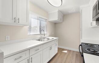 Melrose Manor Apartments - Riverside, CA