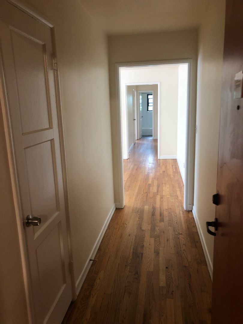 Bay Ridge Court (Cobblestone Court)
