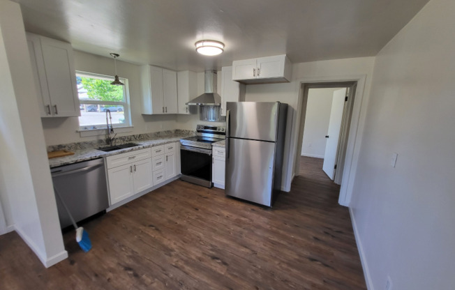 3276 92 ST S