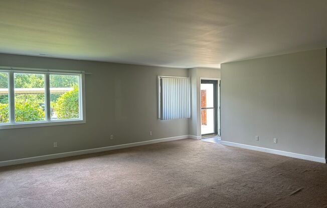 3 beds, 2.5 baths, 1,636 sqft, $1,379, Unit 729