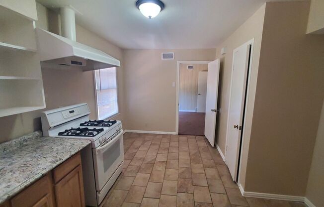 3 beds, 1 bath, $1,550