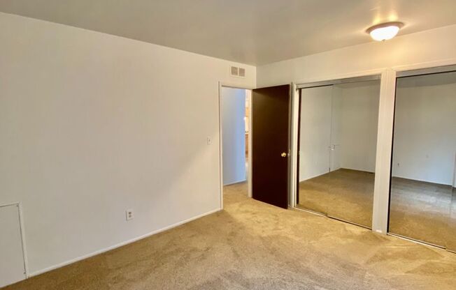 2 beds, 1 bath, 850 sqft, $1,295, Unit 901