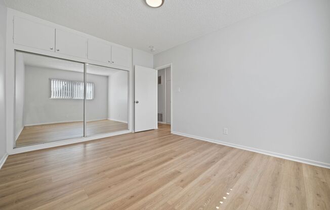 2 beds, 1 bath, $2,495, Unit 07