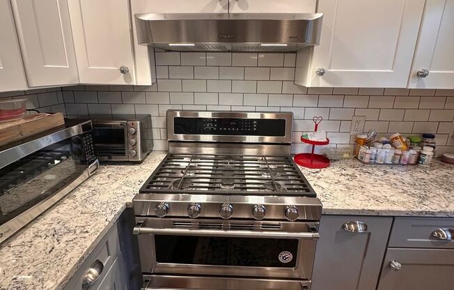 Cute 3/2.5 Townhome Near Downtown Durham