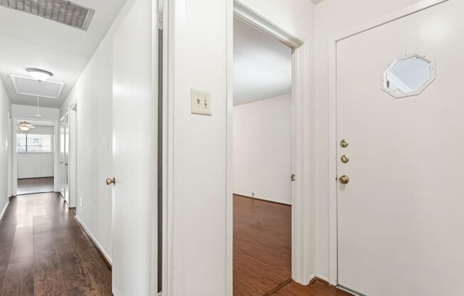 2 Bedroom 2 Bath with 1 Garage Space