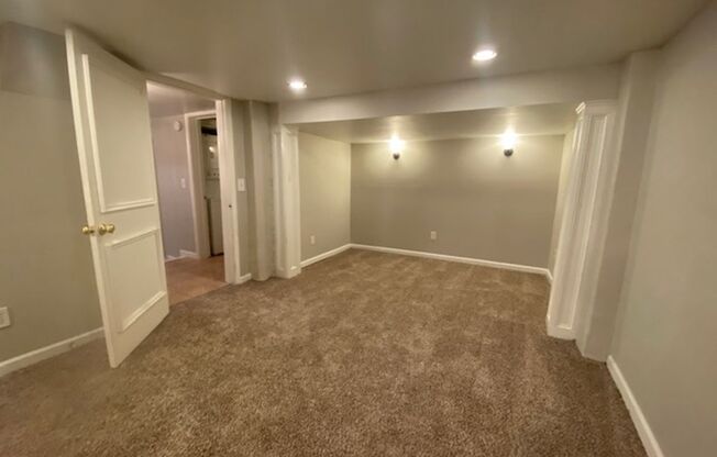 2 beds, 2 baths, 1,000 sqft, $1,650, Unit 29