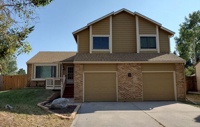 Amazing 3 Bed 2 Bath Home in Briargate!!