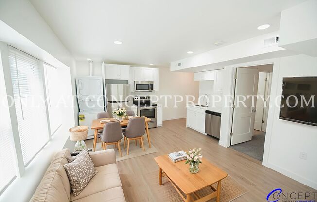 1 bed, 1 bath, 402 sqft, $1,049, Unit 522- (10)