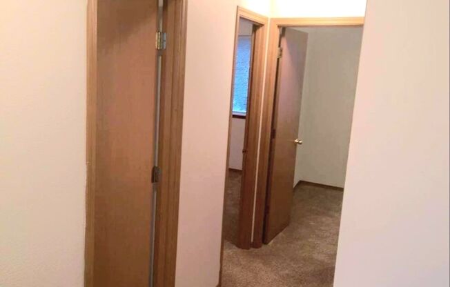 3 beds, 1.5 baths, 1,054 sqft, $1,750, Unit 638 LaSalle Street #5