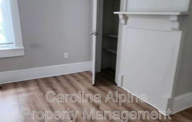 901 WALNUT ST