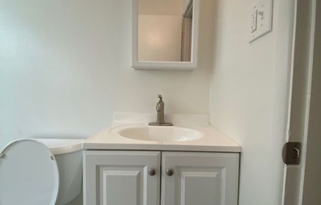 1 bed, 1 bath, $1,925, Unit 206-10