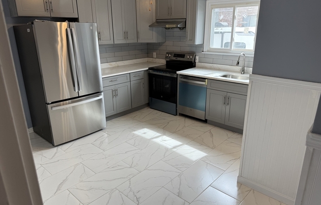 72 NEWBURY AVE
