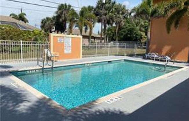 1109/1117 SW 48th Ter