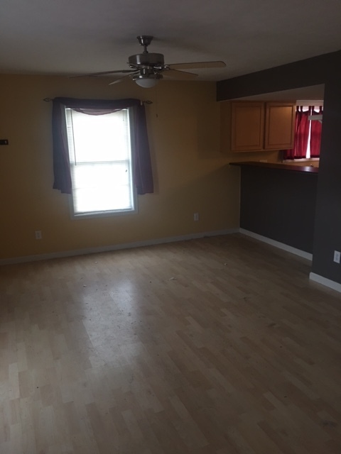 2 bedroom, 2.5 bath townhouse: Oaklawn Park