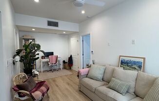816 1/2 N MCCADDEN PL