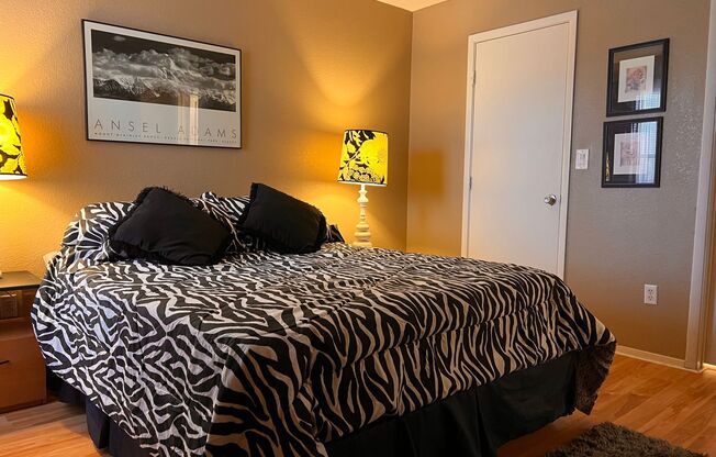 2 beds, 2 baths, $2,100, Unit # 2158