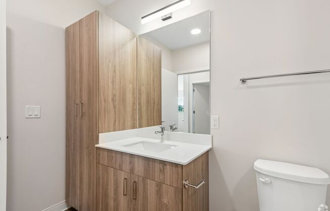 1 bed, 1 bath, 885 sqft, $1,415, Unit 11