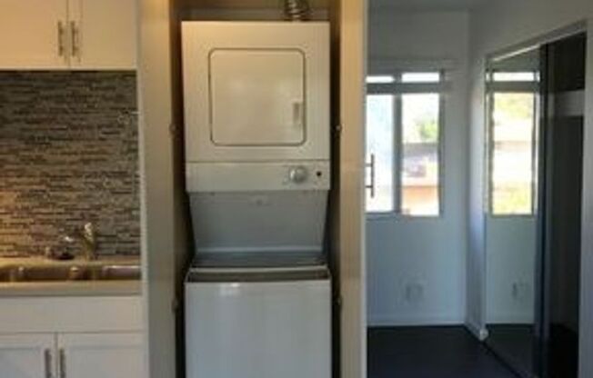 Studio, 1 bath, $1,895, Unit 3575 H