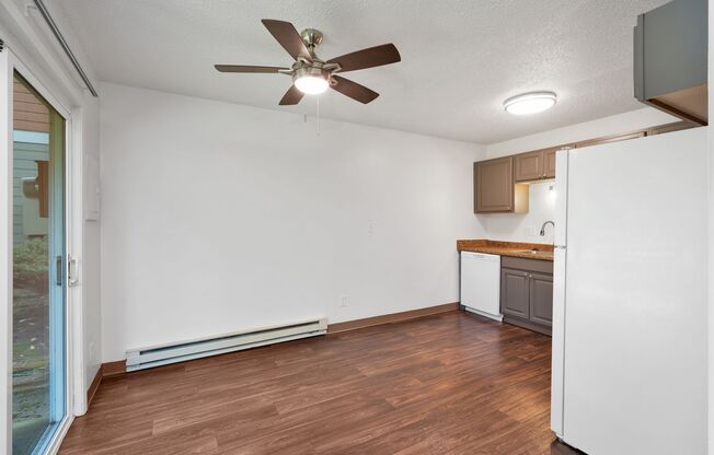 2 beds, 1 bath, $1,495, Unit 6013