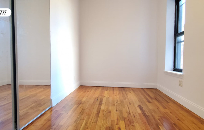 3 beds, 1 bath, $3,149, Unit 8F