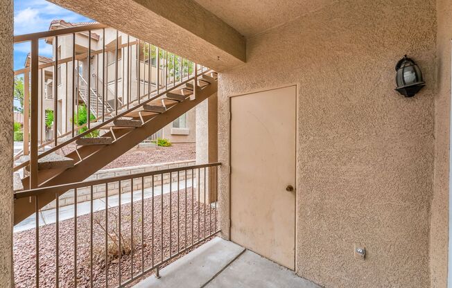 2 beds, 2 baths, $1,200, Unit # 1044