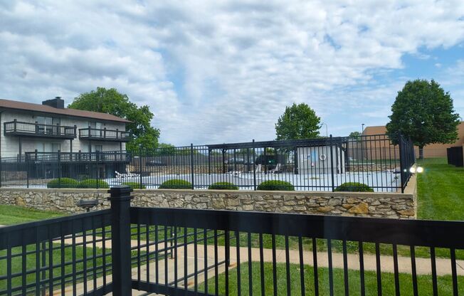 2 beds, 2 baths, 955 sqft, $1,400, Unit 804-212 C