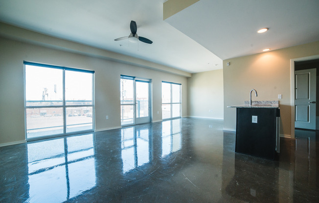 Studio, 1 bath, 412 sqft, $1,195, Unit APT 106