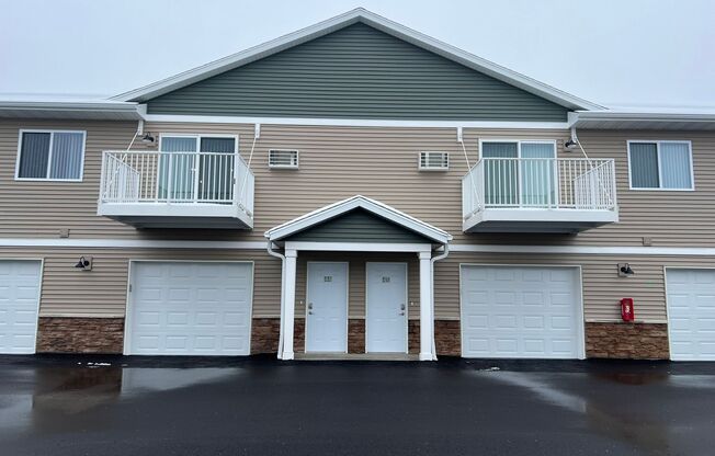 2 beds, 1 bath, 1,040 sqft, $1,485, Unit AT 709-34