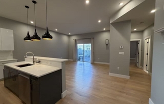 1 bed, 1 bath, 882 sqft, $3,000, Unit 222