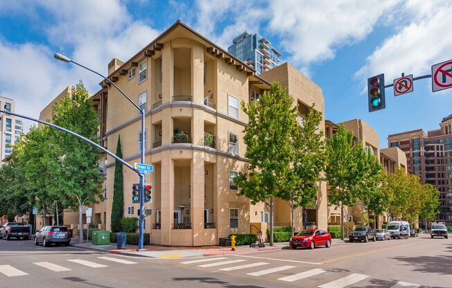 301 W G St