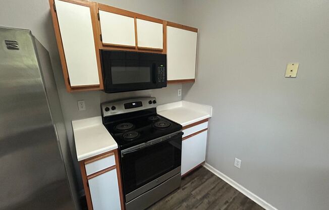 3 beds, 2 baths, $1,395