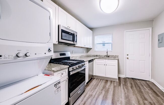 2 beds, 1 bath, 850 sqft, $1,250, Unit 00-E8