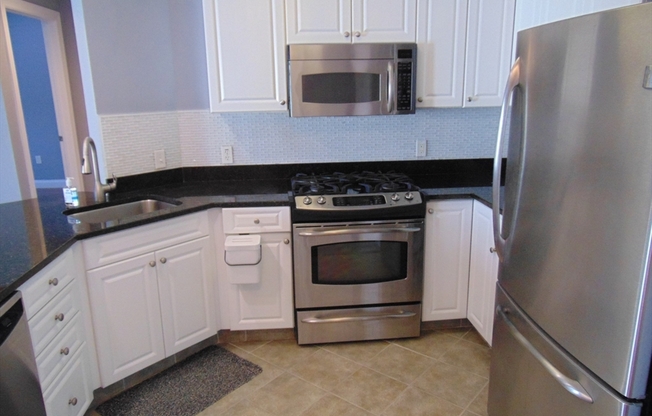 1 bed, 1 bath, 767 sqft, $2,200, Unit 2406
