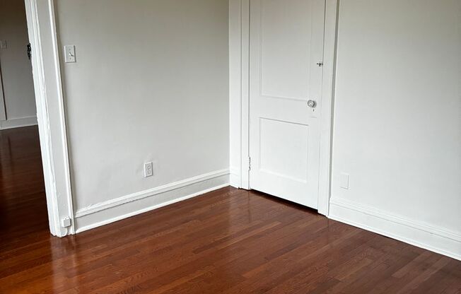 2 beds, 1 bath, 820 sqft, $1,479, Unit 7227 Penn Ave. #3B