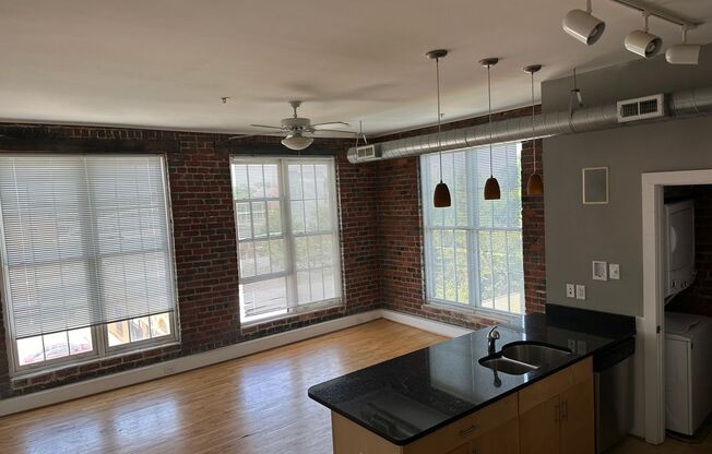 1 bed, 1 bath, 667 sqft, $995, Unit 1