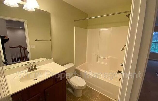 3 beds, 2.5 baths, 1,662 sqft, $2,145