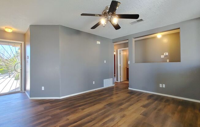 Cozy 3 Bedroom 2 Bathroom Home In The NW!