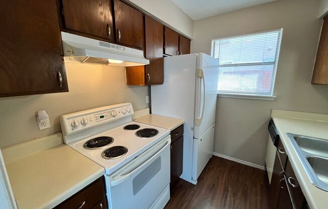 1 bed, 1 bath, 420 sqft, $895, Unit #102