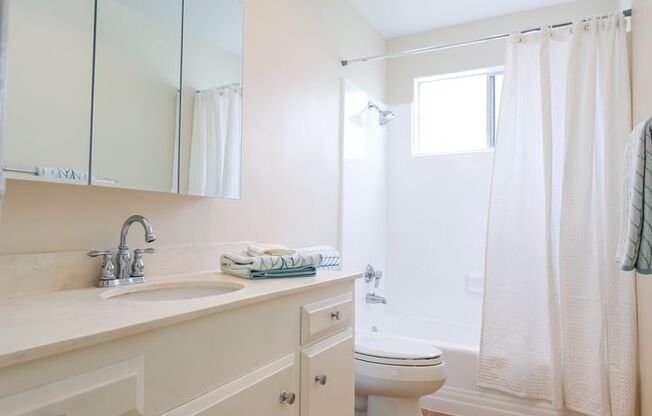 1 bed, 1 bath, 627 sqft, $2,195, Unit 31