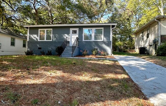 Charming 2-Bedroom, 1-Bath Bungalow in Atlanta!!