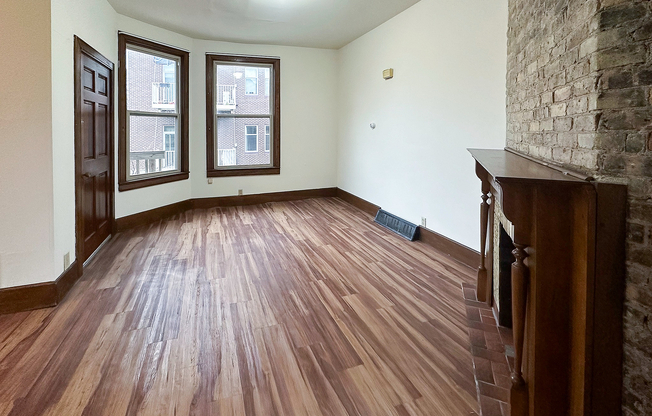 3 Bed / 1 Bath - 1,500 SF - Living Room