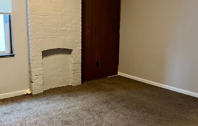 1 bed, 1 bath, 370 sqft, $875, Unit 21